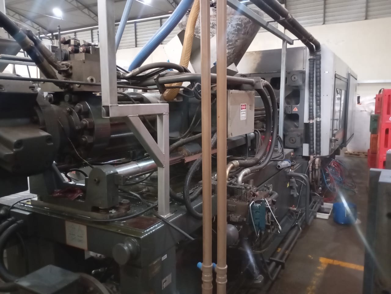 Injetora Sandretto 820